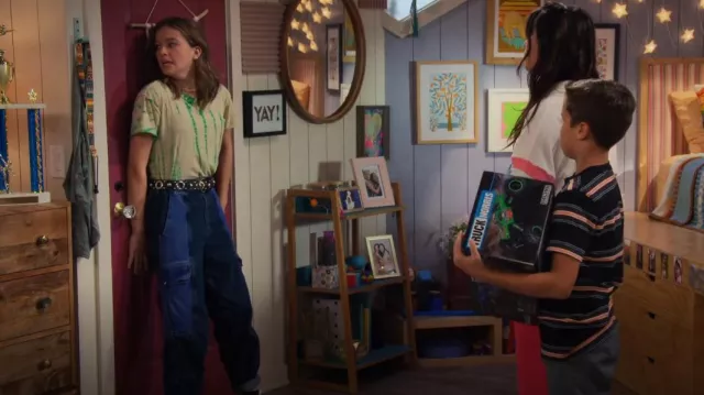 Bdg Blaine Col­or­block Skate Jean worn by Presley (Jayden Bartels) as seen in Side Hustle (S02E02)