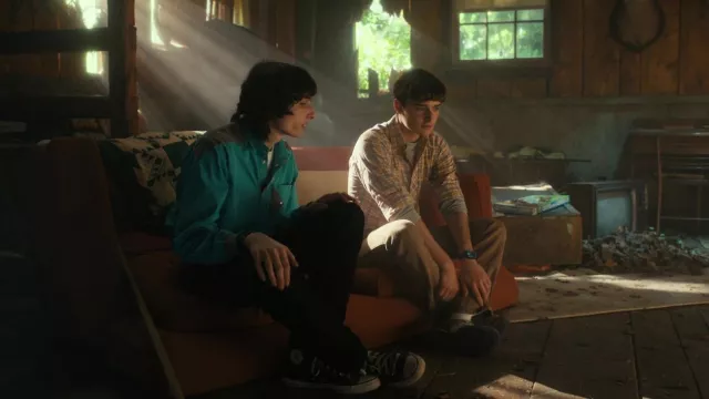 Converse Hi Top sneakers worn by Mike Wheeler (Finn Wolfhard) as seen in Stranger Things (S04E09)