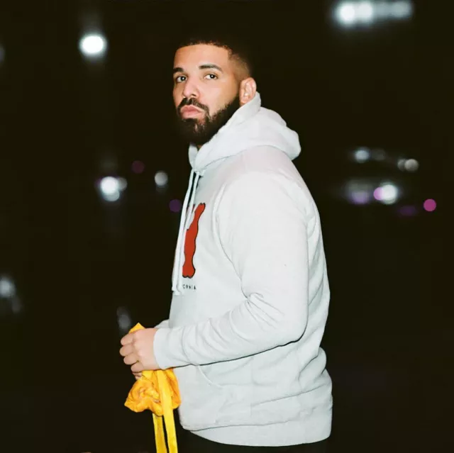 La sudadera con capucha Hidden Hills que usó Drake en su cuenta de Instagram @champagnepapi