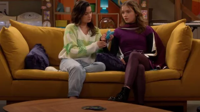 La Hearts V-Neck Fuzzy Flo­ral Sweater worn by Lex (Jules LeBlanc) as seen in Side Hustle (S02E14)