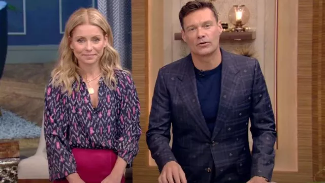 Isabel Marant Étoile Aurora Button Up Shirt porté par Kelly Ripa vu en LIVE avec Kelly et Ryan le 06 juillet 2022