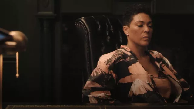 Desmond & Dempsey Printed Organic Cotton Voile Nightdress worn by Lorraine Swift (April Parker Jones) as seen in Tom Swift (S01E03)