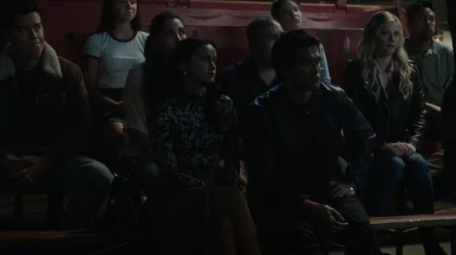 Isabel Marant Etoile Jewel camiseta elástica floral usada por Veronica Lodge (Camila Mendes) como se ve en Riverdale (S06E01)