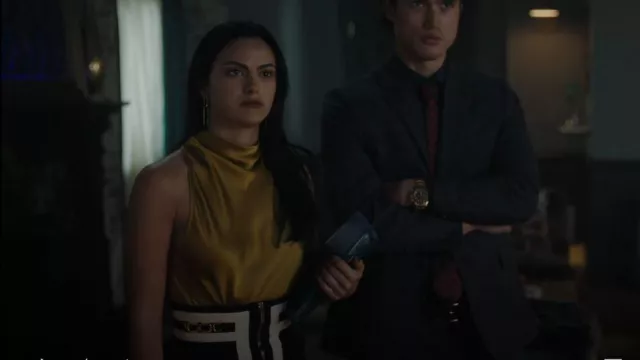El traje Sei Halter usado por Veronica Lodge (Camila Mendes) como se ve en Riverdale (S06E03)