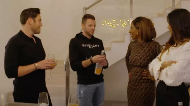 Sudadera con capucha con el logotipo de Givenchy usada por Brian como se ve en The Real Housewives of Dubai (S01E06)