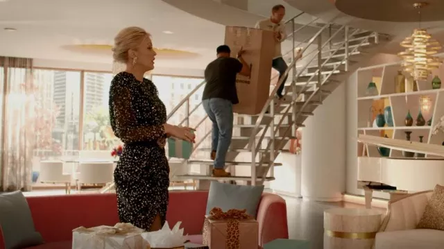Isabel Marant Garetha Ruched Vestido de lentejuelas usado por Alexis Carrington (Elaine Hendrix) como se ve en Dinastía (S05E16)