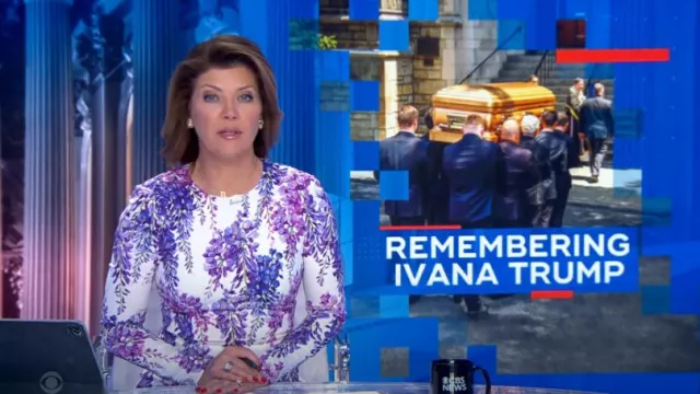 Dolce & Gabbana Robe crêpe à manches longues imprimée wisteria portée par Norah O’Donnell telle que vue dans CBS Evening News le 20 juillet 2022