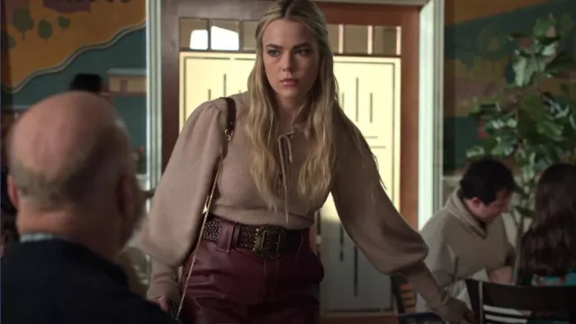 Ulla Johnson Thalia Sweater porté par Maggie (Rebecca Rittenhouse) comme vu dans Maggie (S01E13)