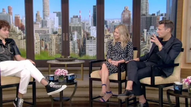 Dolce & Gabbana Polka Dot Cady Sheath Dress porté par Kelly Ripa vu en LIVE avec Kelly et Ryan le 21 juillet 2022