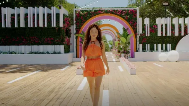 Staud Mini Coconut Shorts worn by Sarah Hyland Self - Host (Sarah Hyland) as seen in Love Island (S04E01)
