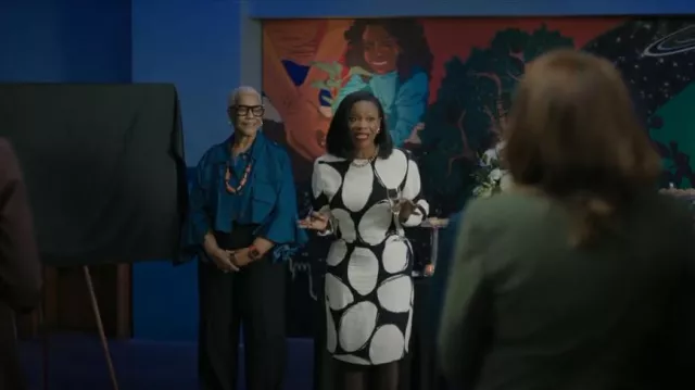 Marni Silk Oval Print Dress worn by Roselyn Perry (Kandi Burruss) as seen in The Chi (S05E06)