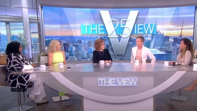 A.L.C. Renzo II Sleeveless Pleated Midi Dress worn by Sara Haines as seen in The View on 27 July 2022