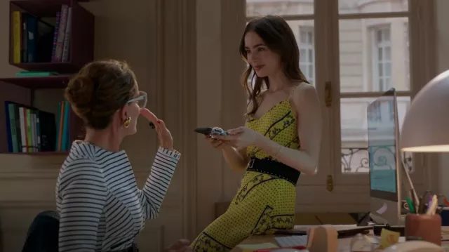 Rag And Bone Field Waist Belt worn by Emily Cooper (Lily Collins) as seen in Emily in Paris (S01E01)