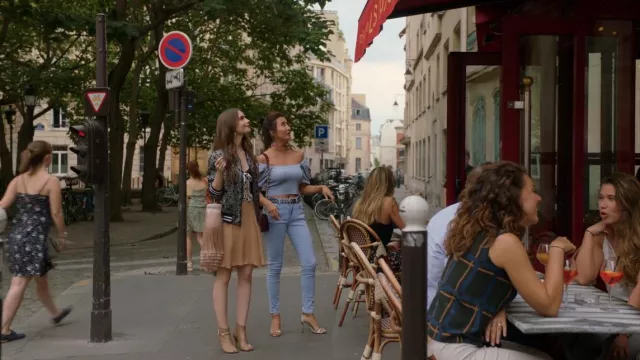 Asos Extreme Fringe Bag with Natural Handle worn by Emily Cooper (Lily  Collins) as seen in Emily in Paris (S01E02)
