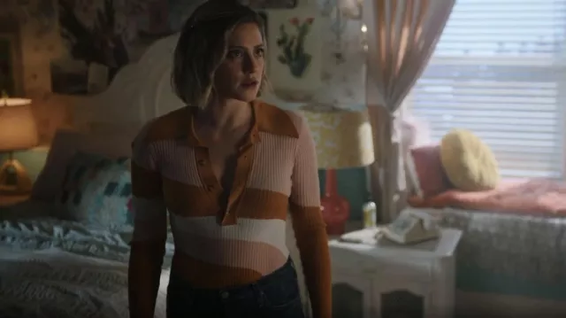 Dodo Bar o traje de polo a rayas usado por Betty Cooper (Lili Reinhart) como se ve en Riverdale (S06E22)