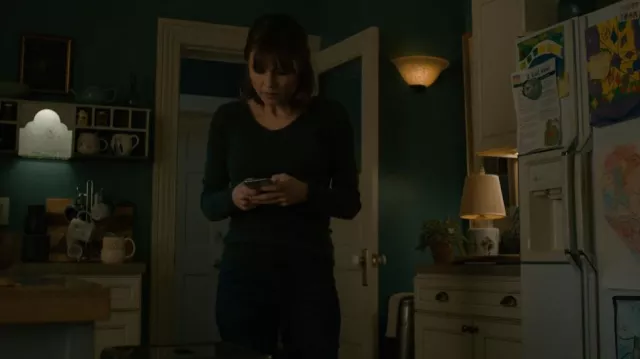 Ganni Scoop-Neck Ribbed-Knit Top usado por Kristen Bouchard (Katja Herbers) como se ve en Evil (S03E08)
