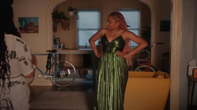 Retrofête Doss Dress worn by Phoebe Robinson as seen in Everything's Trash  (S01E02) | Spotern