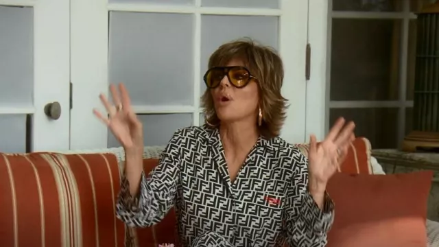 Gucci GG Sunglasses worn by Lisa Rinna as seen in The Real Housewives of Beverly Hills (S12E13)