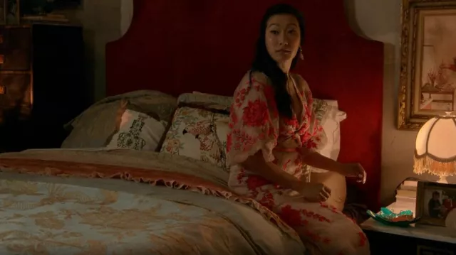Asos Robe Midi en organza brodé portée par Sumi (Kara Wang) vue dans Good Trouble (S04E14)