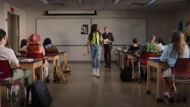 Steve Madden Bettyy White Boots worn by Calliope Burns (Imani Lewis) as  seen in First Kill (S01E01)