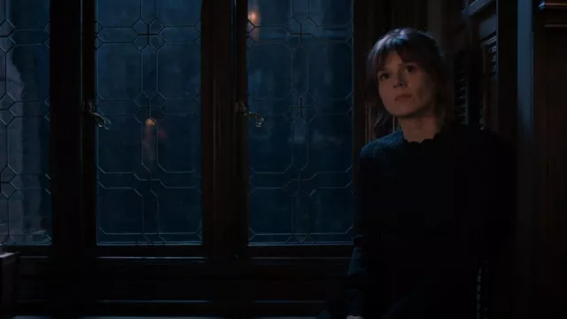Jonathan Simkhai Scallop Ruffle Rib Knit Top usado por Kristen Bouchard (Katja Herbers) como se ve en Evil (S02E02)