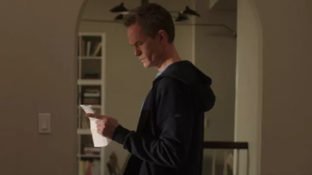 Alo Yoga Every­day Full Zip Hood­ie worn by Michael (Neil Patrick Harris) as seen in Uncoupled (S01E03)