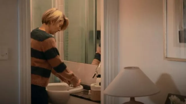 AllSaints Lou Sweater porté par Sandra Ross (Paula Wilcox) comme vu dans Trying (S03E05)