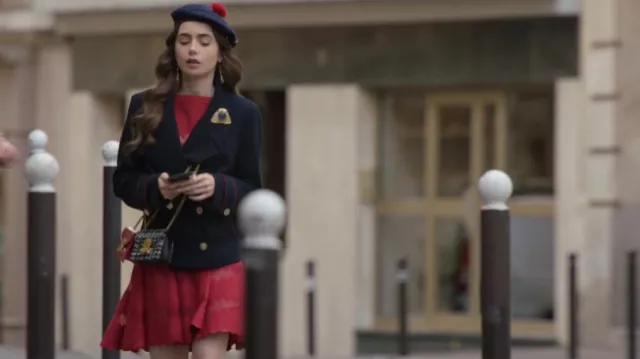 Alaia Zig Zag Jupe Robe portée par Emily Cooper (Lily Collins) vue dans Emily in Paris (S01E10)