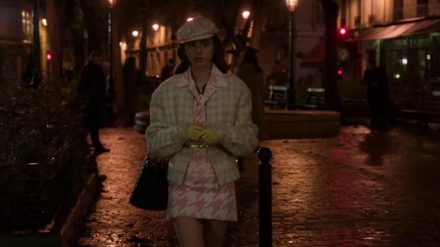Kate Spade Dorie Woven Bag worn by Emily Cooper (Lily Collins) as seen in Emily in Paris (S01E10)