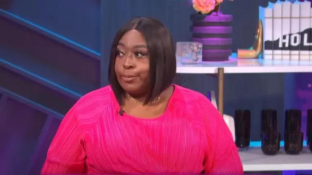 Boohoo Plus Plisse T-Shirt worn by Loni Love as seen in E! News Nightly Pop on August 11,2022