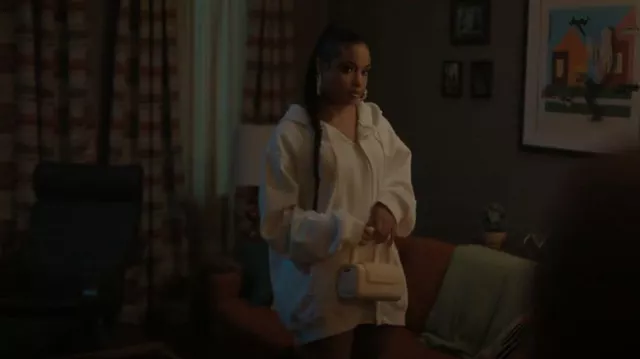 Shein Minimalist Flap Box Bag usado por Tiffany (Hannaha Hall) como se ve en The Chi (S05E08)
