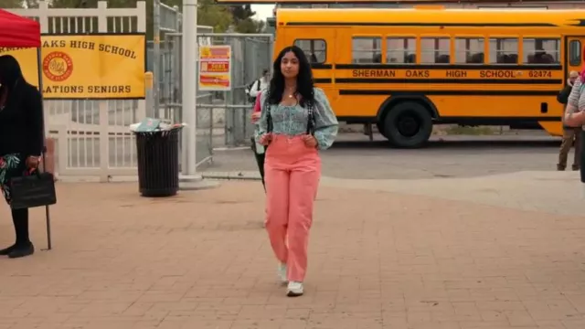 Converse Chuck Taylor Run Star Hike High Top Platform Sneaker porté par Devi Vishwakumar (Maitreyi Ramakrishnan) comme vu dans Never Have I Ever (S03E10)