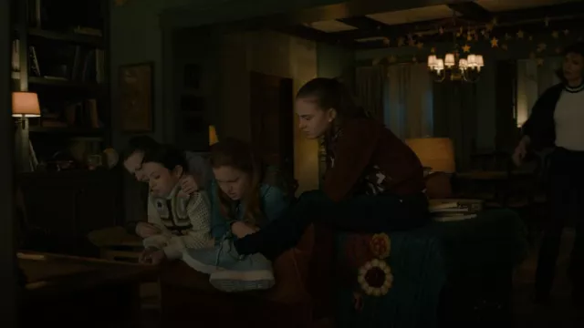 Reebok Club C Double Geo Sneakers Blue usado por Lynn Bouchard (Brooklyn Shuck) como se ve en Evil (S03E09)