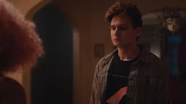Veste Scotch & Soda Checkered Trucker portée par Michael (Moses Storm) comme on le voit dans Everything’s Trash (S01E07)