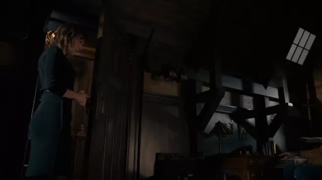 Reiss Luísa Vestido usado por Kristen Bouchard (Katja Herbers) como se ve en Evil (S02E09)