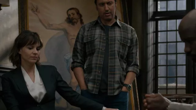 Blusa elie Tahari Judith usada por Kristen Bouchard (Katja Herbers) como se ve en Evil (S02E11)