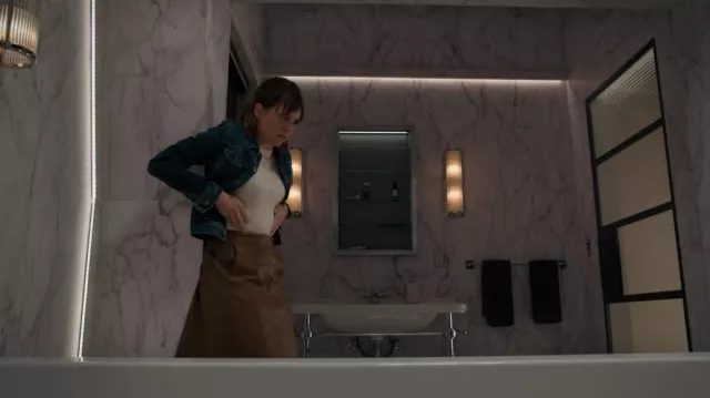Falda Midi de cuero de Joseph usada por Kristen Bouchard (Katja Herbers) como se ve en Evil (S02E11)