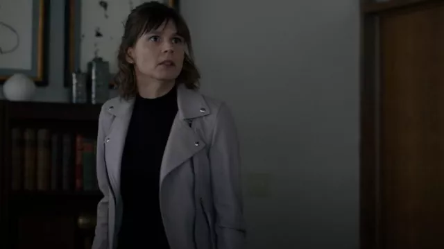 Veste en cuir AllSaints Dalby portée par Kristen Bouchard (Katja Herbers) vue dans Evil (S02E11)
