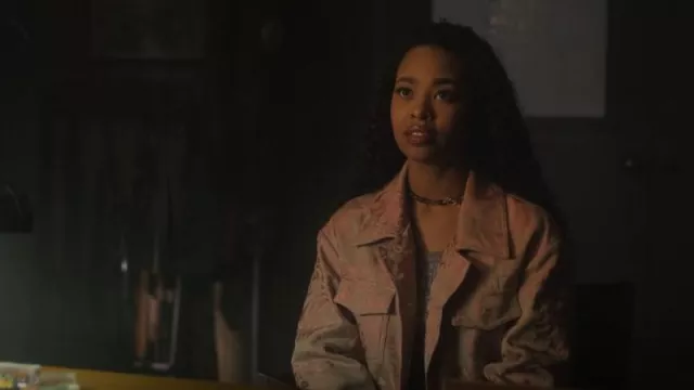 24s Von­da Jack­et worn by Faran Bryant (Zaria Simone) as seen in Pretty Little Liars: Original Sin (S01E09)