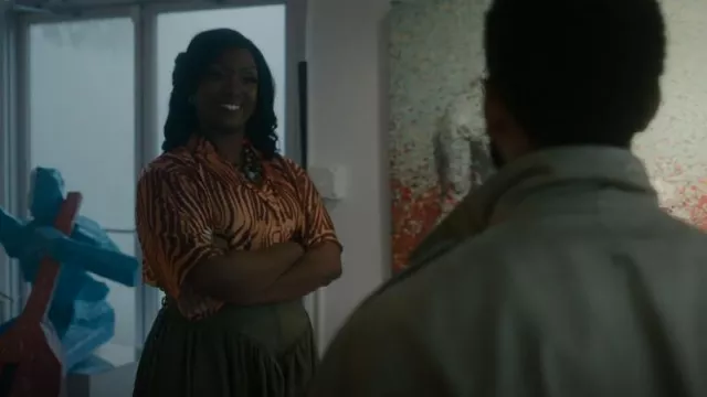 Fe Noel Havana Top porté par Nina Williams (Tyla Abercrumbie) vu dans The Chi (S05E09)