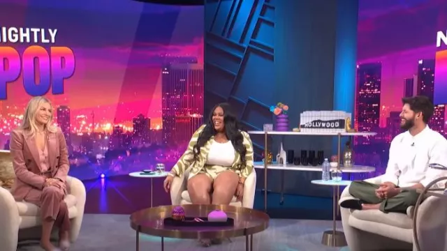 Gabrielle Union Liliana Shorts imprimés portés par Nina Parker comme on le voit dans E! News Nightly Pop le 29 août 2022