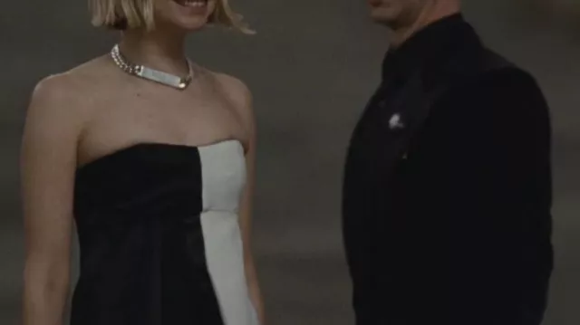 Marna Moscone Black and White Patchwork Bustier Top porté par Naomi Pierce (Annabelle Dexter-Jones) dans Succession Wardrobe (saison 3 épisode 3)