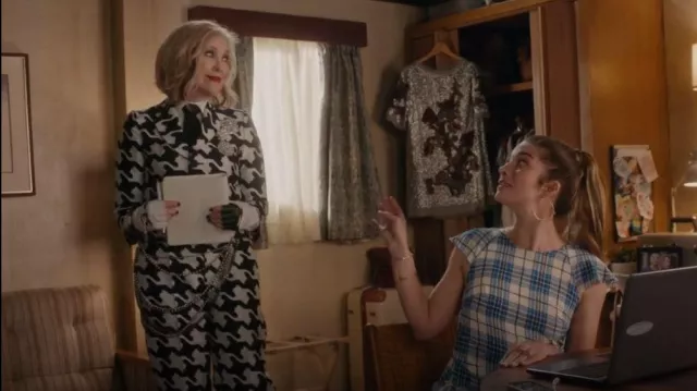 DSQUARED2 Cropped Pants & Culottes worn by Moira Rose (Catherine O'Hara) as seen in Schitt's Creek (S06E06)