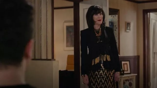 Veste de soirée accentuée Altuzarra Fringe portée par Moira Rose (Catherine O’Hara) vue dans Schitt’s Creek (S06E07)