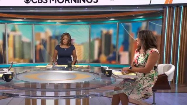 Robe Jax Floral-Print Scuba Fit-And-Flare portée par Michelle Miller telle que vue dans CBS Mornings le 2 septembre 2022
