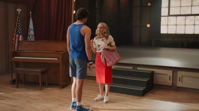 Superga 2790 White Flatform Sneakers portées par Miss Jenn (Kate Reinders) comme on le voit dans High School Musical: The Musical: The Series (S03E06)