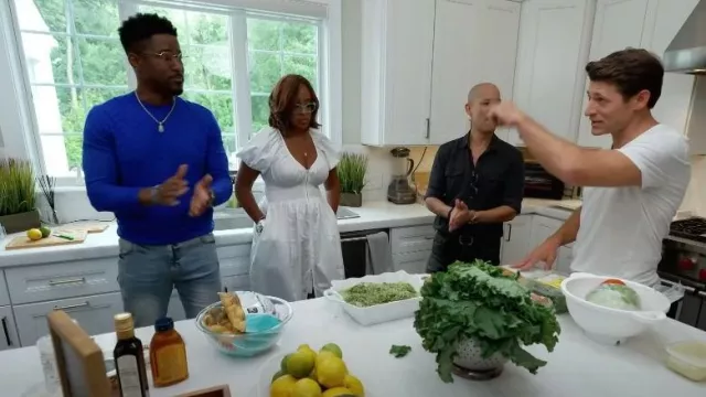La Ligne Celina Robe portée par Gayle King vue dans CBS Mornings le 07 septembre 2022