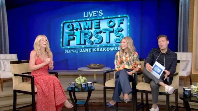 Libertine Tequila Sunrise Tie Collar Blouse worn by Kelly Ripa as seen in LIVE with Kelly and Ryan on Septembre 08,2022