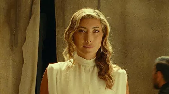 The cream top worn by Soyana Santos (Dichen Lachman) in the movie Jurassic World - The World After