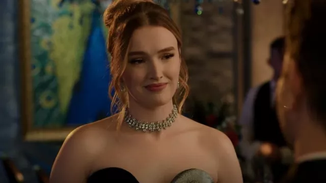 Area Crystal Choker Necklace worn by Kirby Anders (Maddison Brown) as seen in Dynasty (S04E22)
